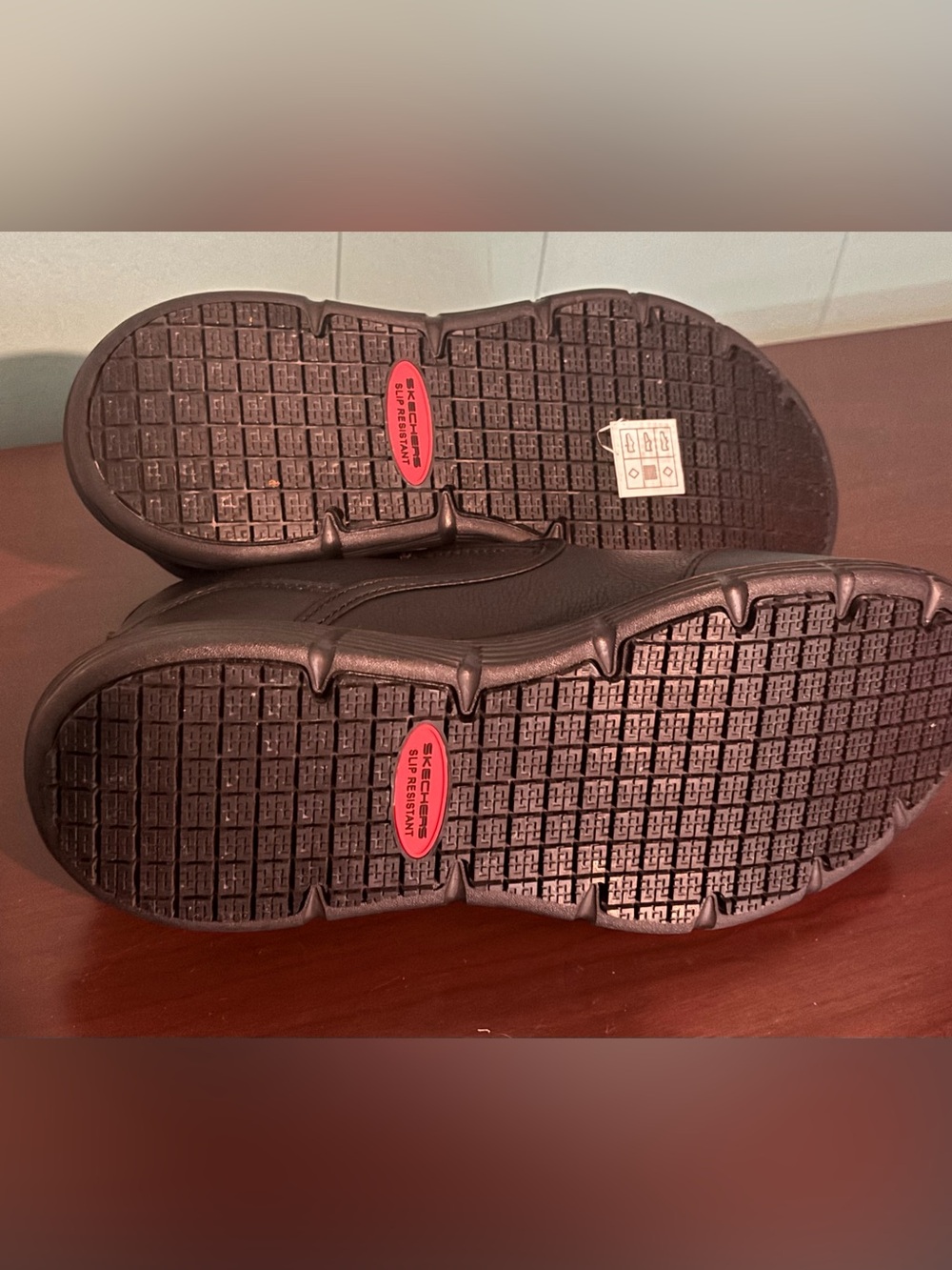 NWOT Skechers Womens Slip-on Non-Skid Black Work‎ shoe Sz 9.5 Memory Foam - Picture 3 of 9